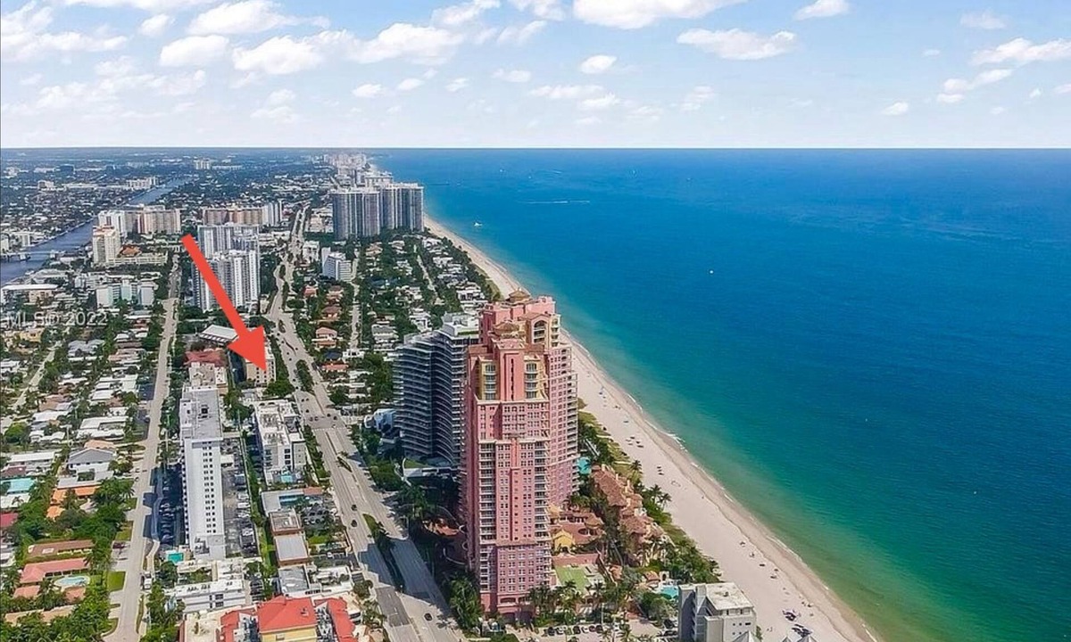 Dolphin Isles Apartment | 2237/U2-Sunrise Beach Sensation Marvelous apartment with AC in Fort Lauderdale