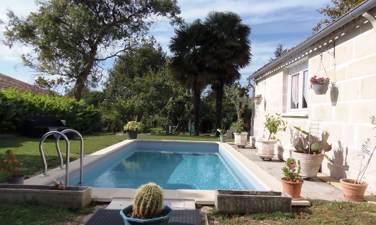 Floirac House | 225m² house with pool, spa and billiard table