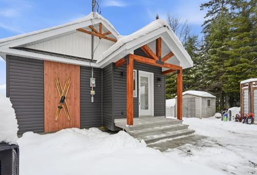 Adstock Ski Chalet | 232 on the Lake Ski, Golf, Snowmobile