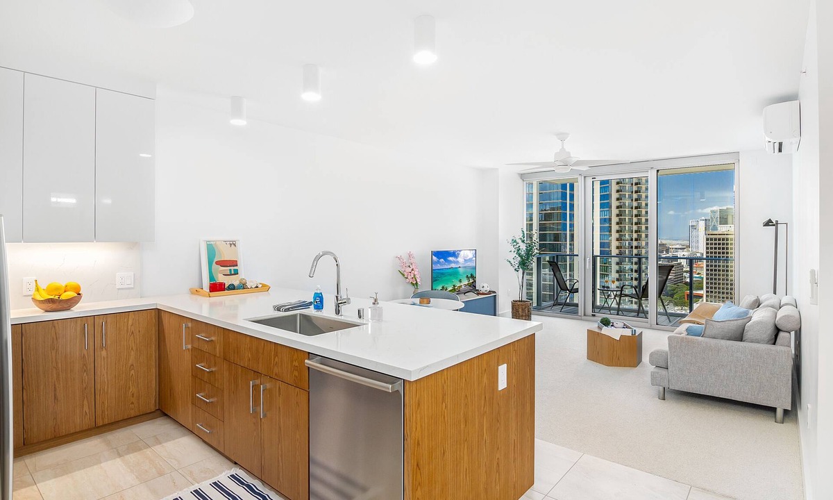 Ala Moana Condo | 23rd Floor Ala Moana 1bedroom with Parking