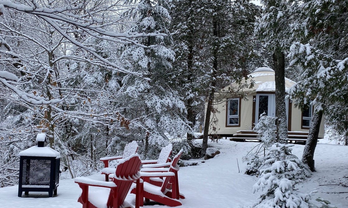Notre-Dame-de-la-Merci Ski Chalet | 24 foot luxury yurt