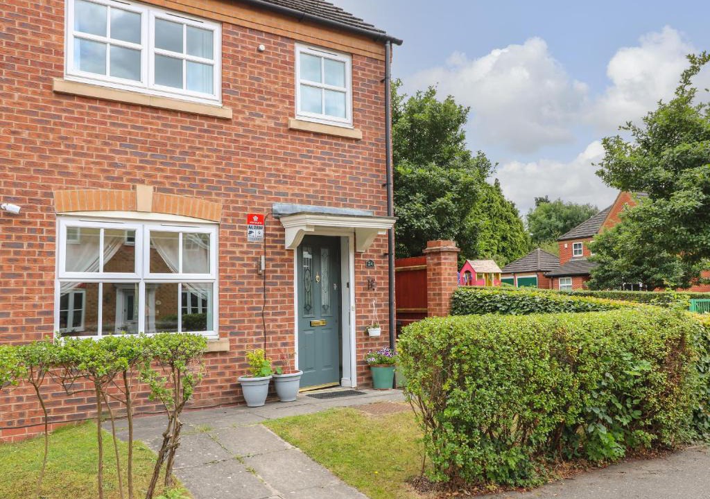 Moira House | 24 Via Devana