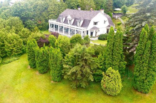 Pointe-au-Pic Villa | 241 - La Côte Fleurie - Les Immeubles Charlevoix
