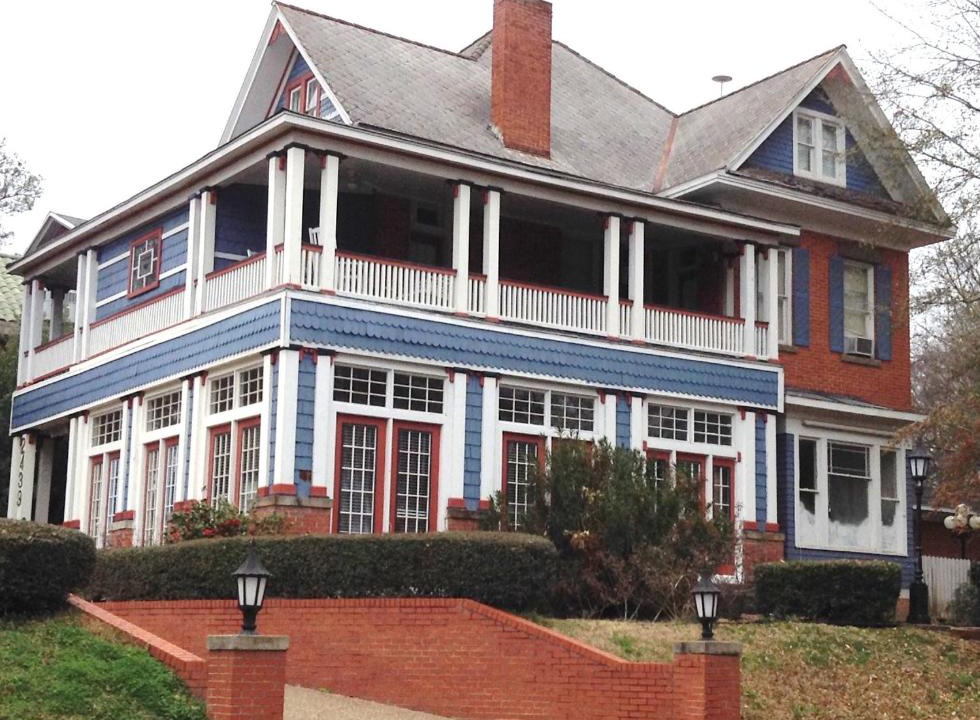 Fairfield Historic District Bed & Breakfast | 2439 Fairfield "A Bed and Breakfast"