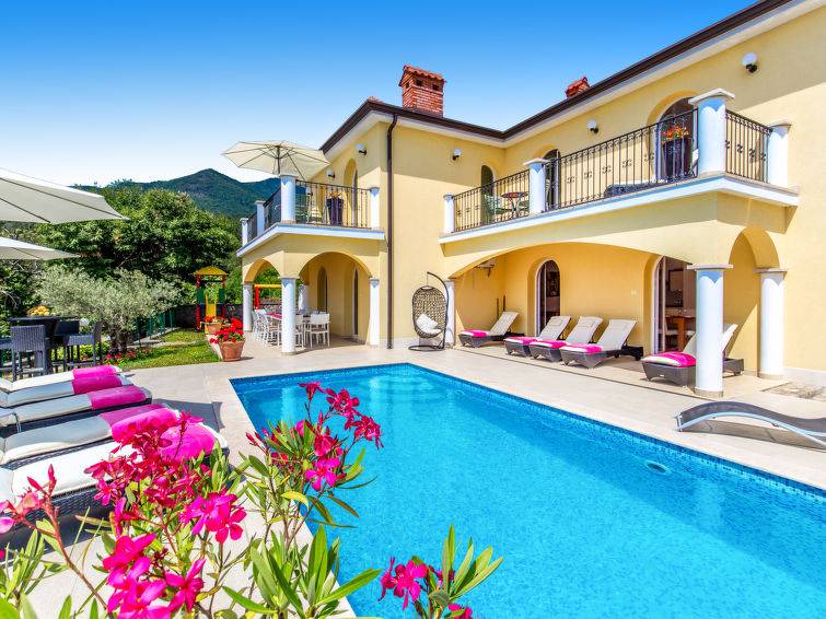 Opatija House | 245 m² House ∙ 7 bedrooms ∙ 12 guests