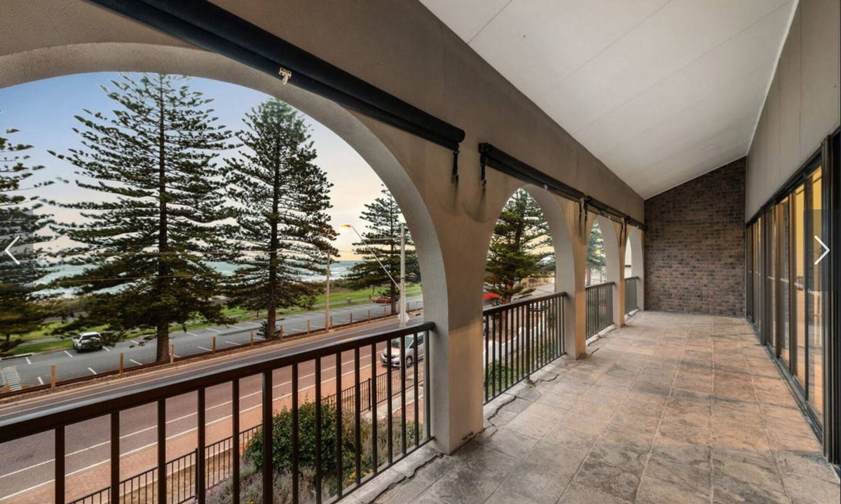 Semaphore Villa | 25 Esplanade Beachfront Villa with Ocean Views