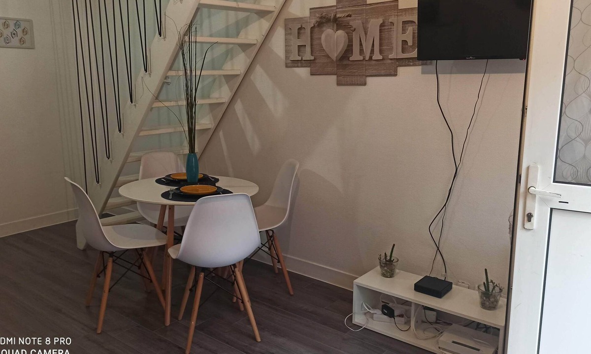 Les Mureaux Apartment | 25 min from Paris - F2 contemporary duplex downtown