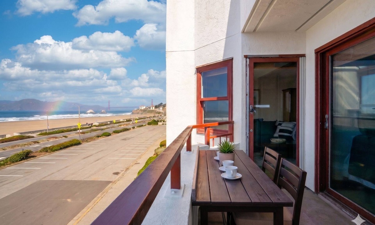 Outer Richmond Condo | 25% OFF Summer MONTHS OCEANFRONT City Living VIEW, balcony/elevator