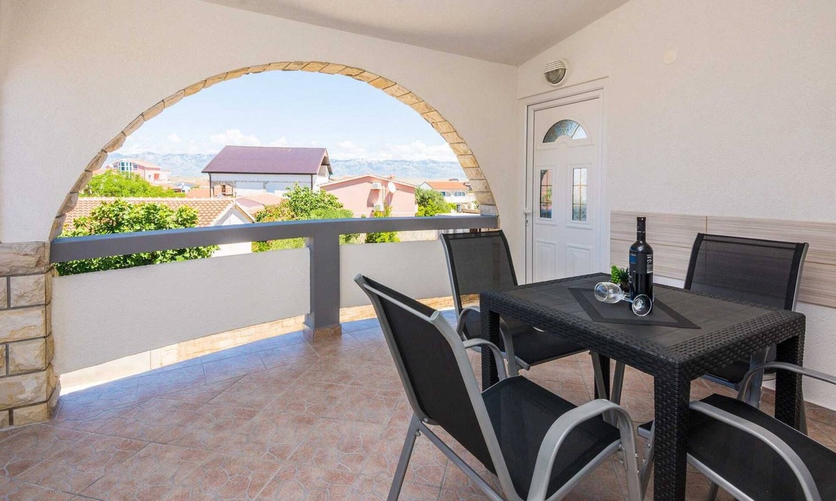 Vir Apartment | 250 m from beach | apartment for 2-4 persons | in a quiet area