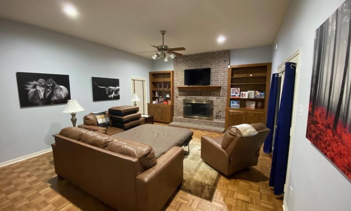 Southwood Valley House | 2500 sq ft home on quite street close to A&M functions