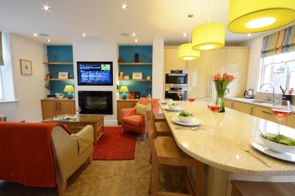 Aldeburgh House | 252 High Street