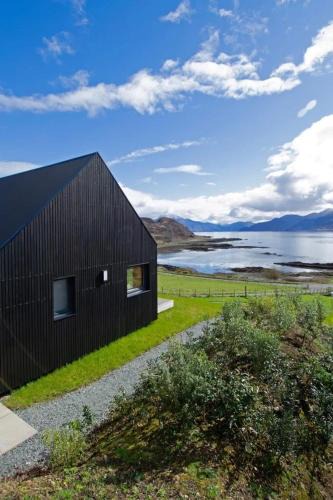 Breakish House | 25b Camuscross