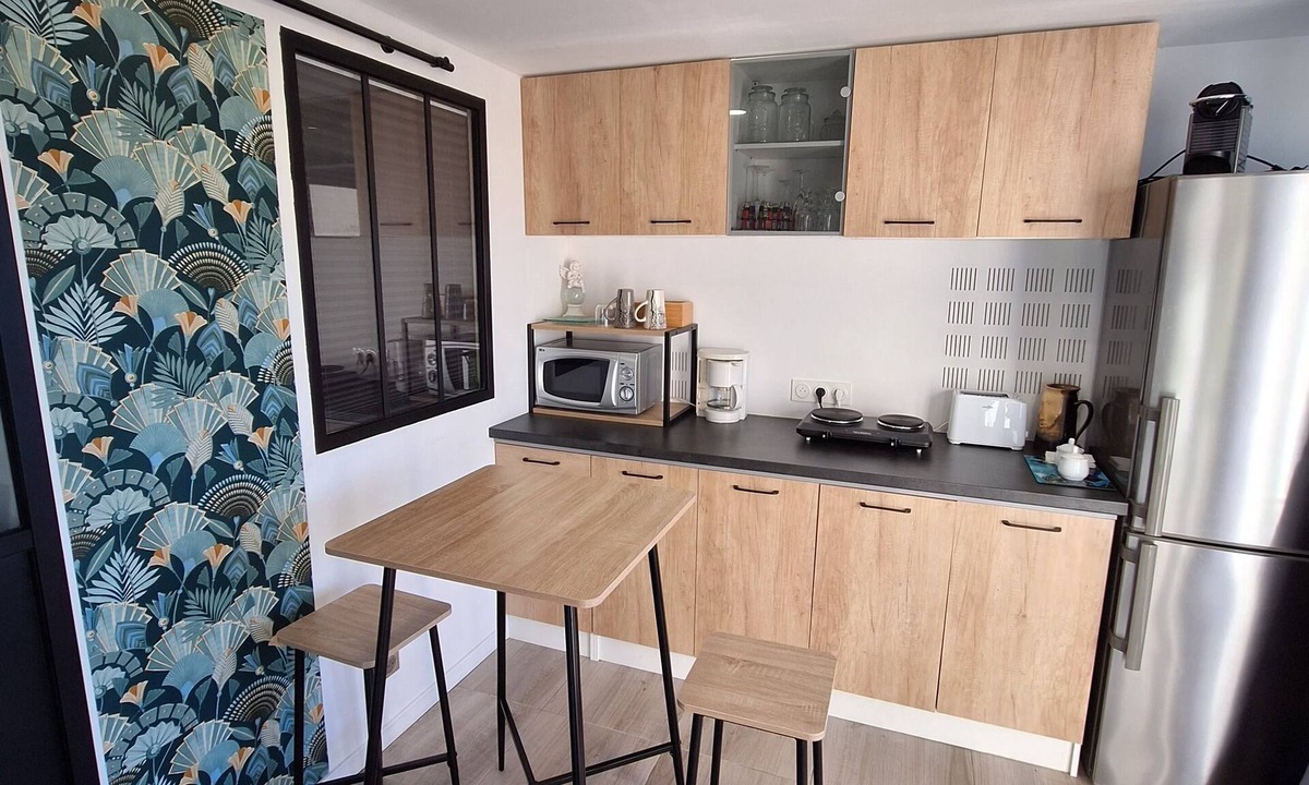 Chantemerle-sur-la-Soie Bed & Breakfast | 25m2 suite with separate shower