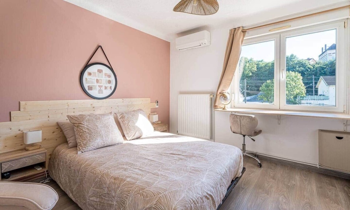 Joeuf Bed & Breakfast | 26. Chambre Sophie - 2 SDB - WIFI - Parking - 115m² - France
