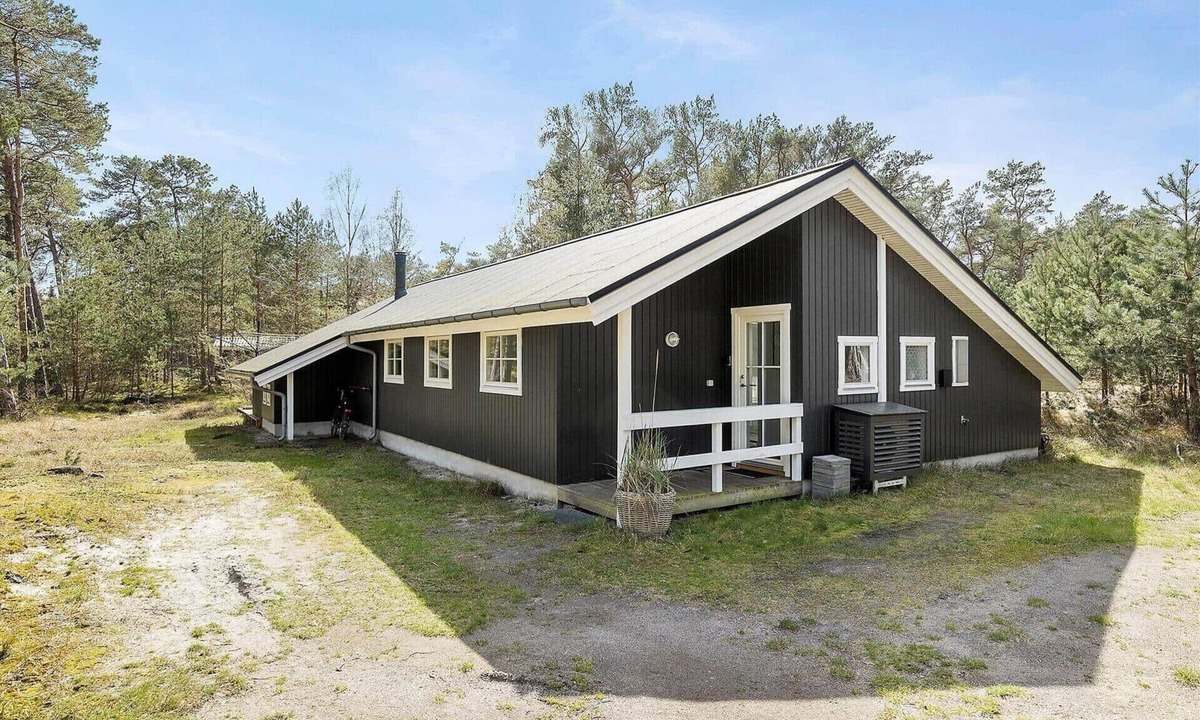 Pedersker House | 2630 Nexø - Møllestien 6