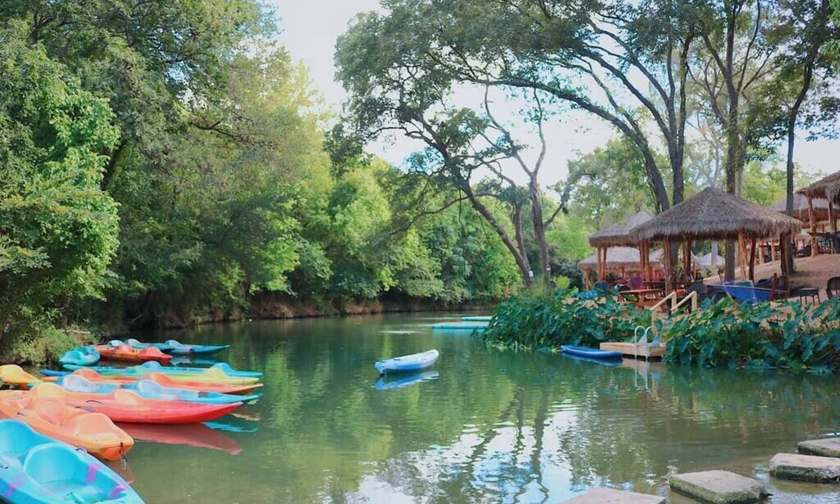 Sutherland Springs Cabin | #26Son’s Rio Cibolo Deluxe Safari Cabin