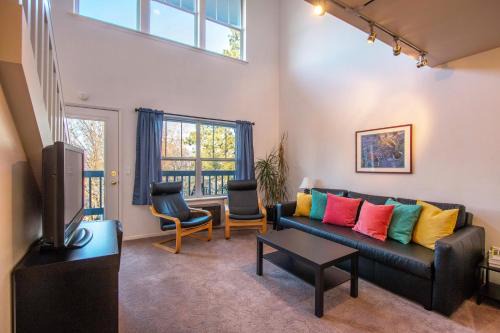 Hood River House | 27 Lodge