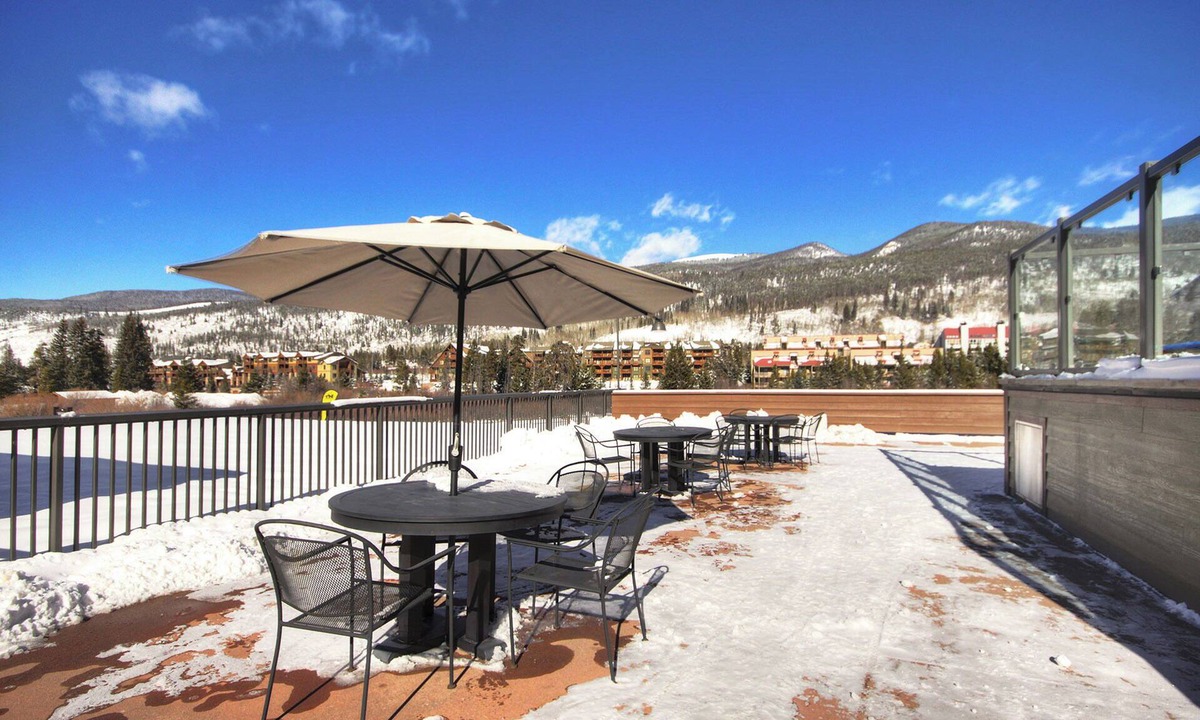 Mountain House Hotel | 2759 Slopeside 1 Bedroom Condo by RedAwning