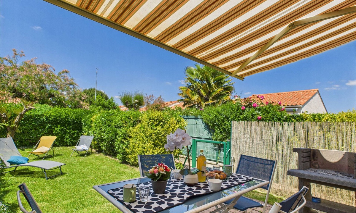 Saint-Vincent-sur-Jard House | 280m from the beach - Pool - Sleeps 4