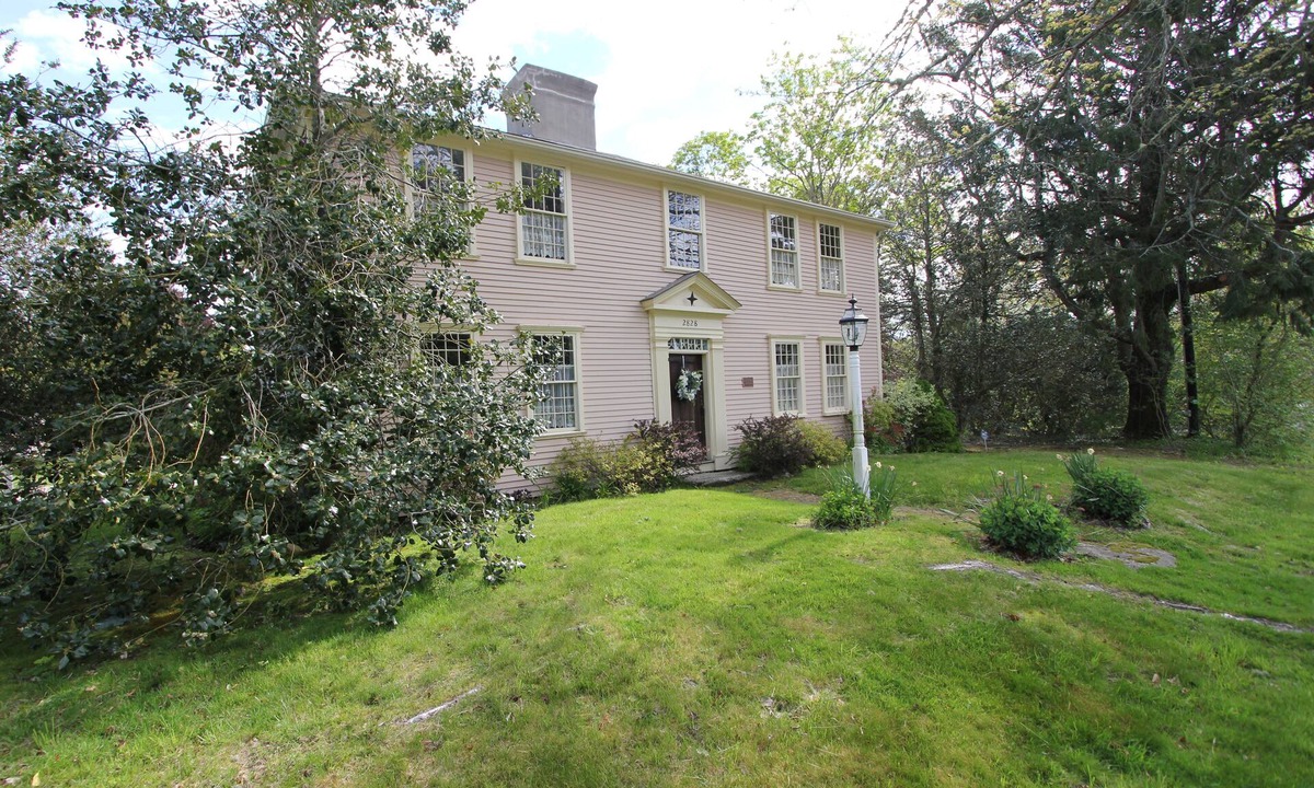 Barnstable House | 2828 Main Street - Historic 5BR w/Beach Pass – Walk to Barnstable