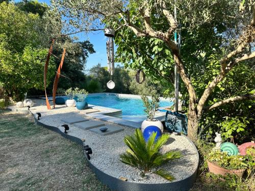 Saint-Christol Bed & Breakfast | 285 Antredeux