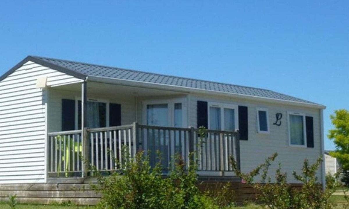Loudeac House | 29m² Mobile Home with Terrace in Loudéac