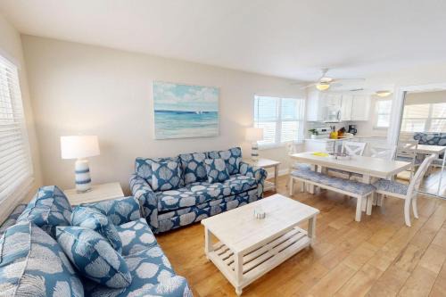 Madeira Beach Apartment | 2b 2b Direct Beachfront - Surf Song #121