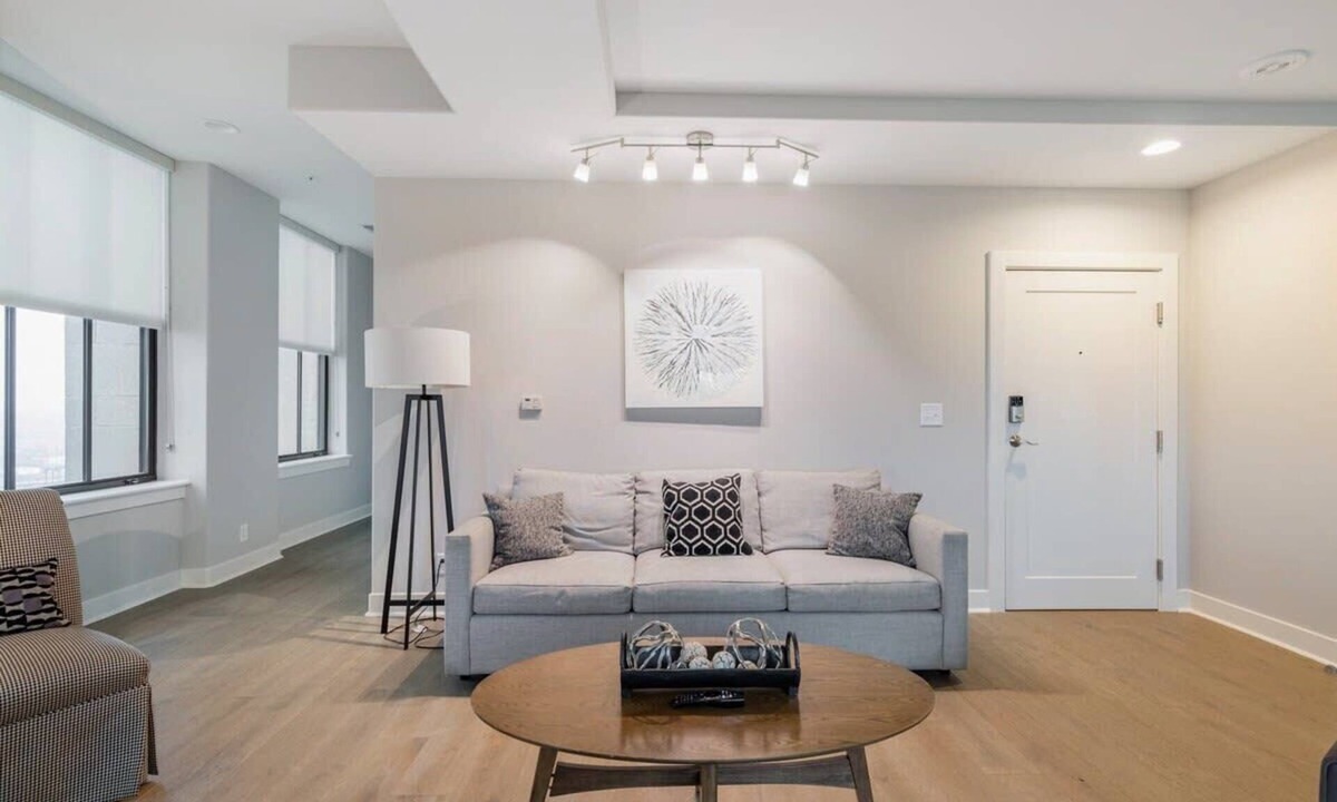 Downtown Baltimore Apartment | 2B/2BA Distinguished Apartment, Rooftop Pool & Gym