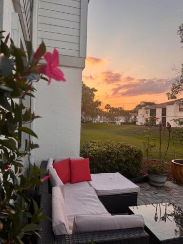 East Lake Woodlands Apartment | 2B2B Heated Pool Cozy Condo