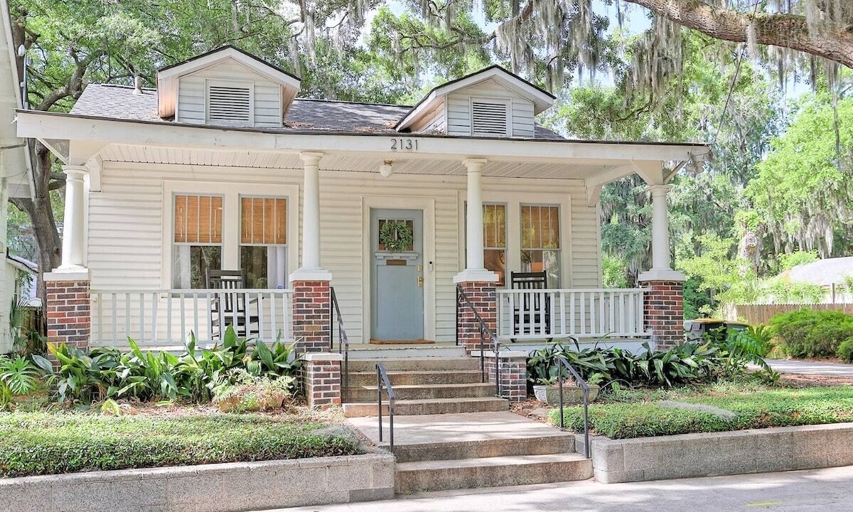 Midtown House | 2bd/1ba Craftsman Home * Renovated * 30 days +