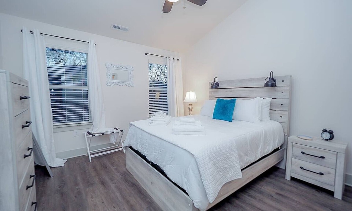South Nashville Villa | *2bd/2.5bth Townhome 10 mins from Downtown* #D