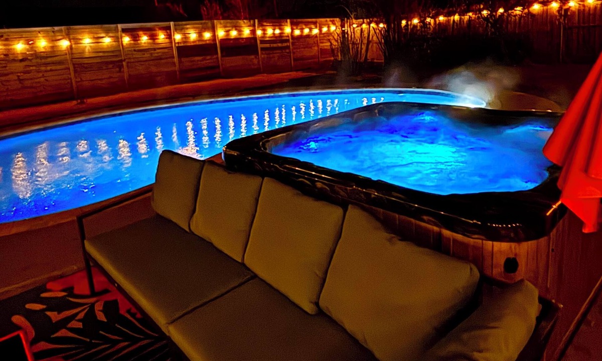 Central Oklahoma City House | 2Bd 2 ba Heated Pool&Hot Tub