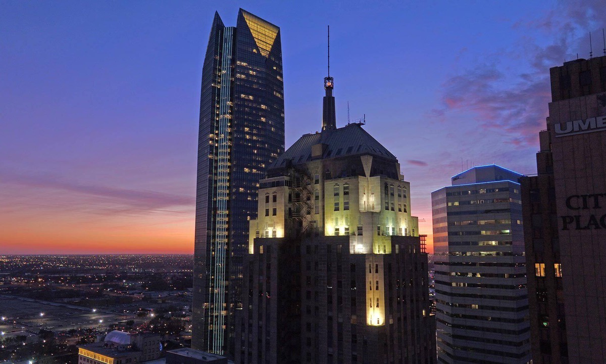 Business District Apartment | 2Bd/2Bath Corner Apt - 15th Floor Historic First National Bldg w/Skyline Views