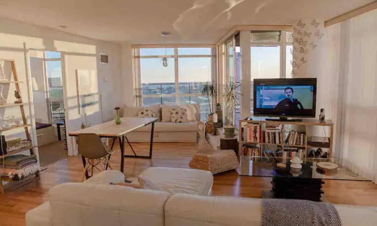 Fort York Condo | 2Bd 2Bh Spacious Lake View Condo Free Parking