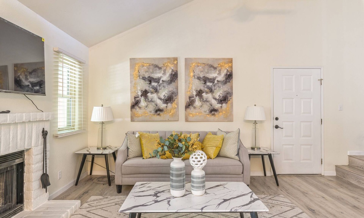 Foothill Farms House | 2BD/2BR Near Sac FolsomRoseville