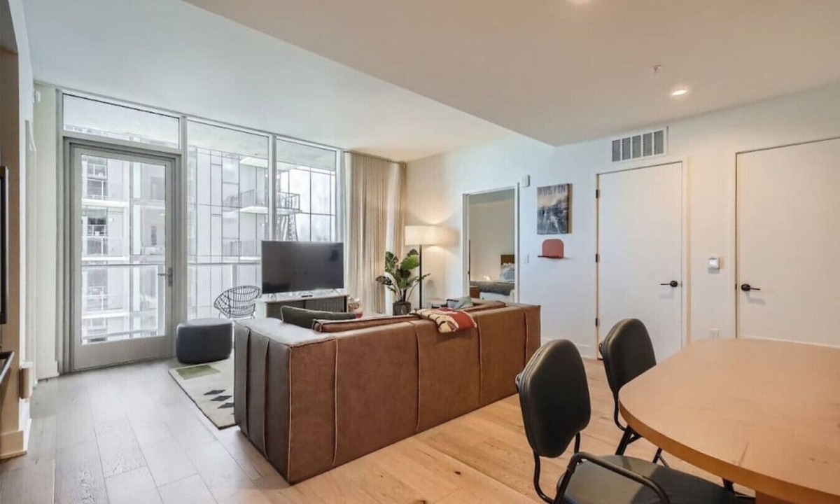 Rainey Street Historic District Condo | 2BD Condo-Rainey St-Best views-RT Pool