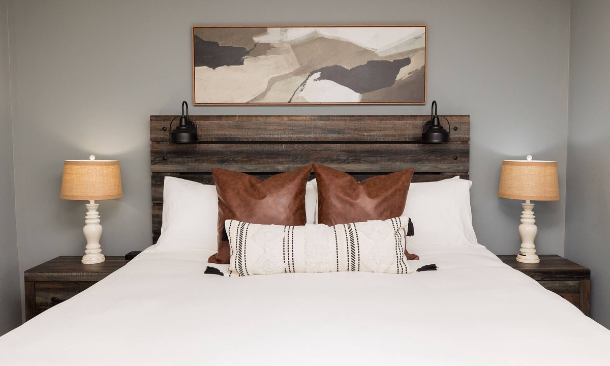 Warner Robins House | 2BD Fenced | Pet Friendly | Comfy Stay