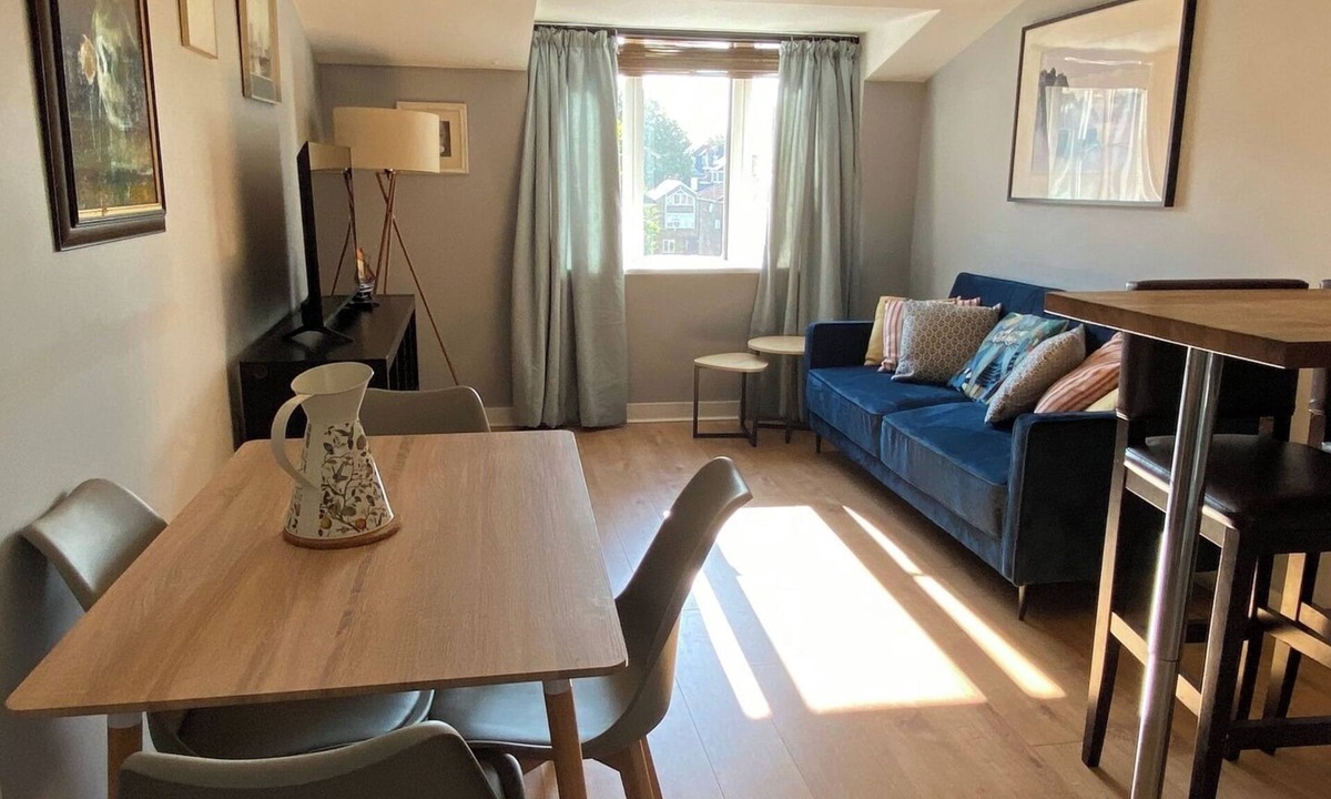 Wimbledon Apartment | 2BD Flat by Common and Village - Wimbledon, Zone 3