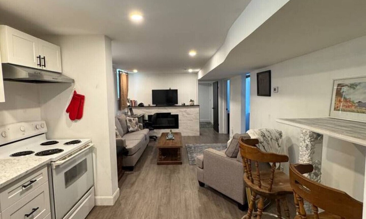 London Apartment | 2bd Near LHSC, UWO, Fanshawe College