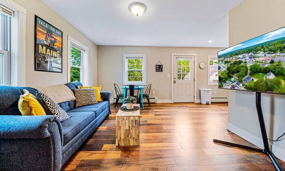 Westbrook Apartment | 2BD | Parking | Close to Downtown