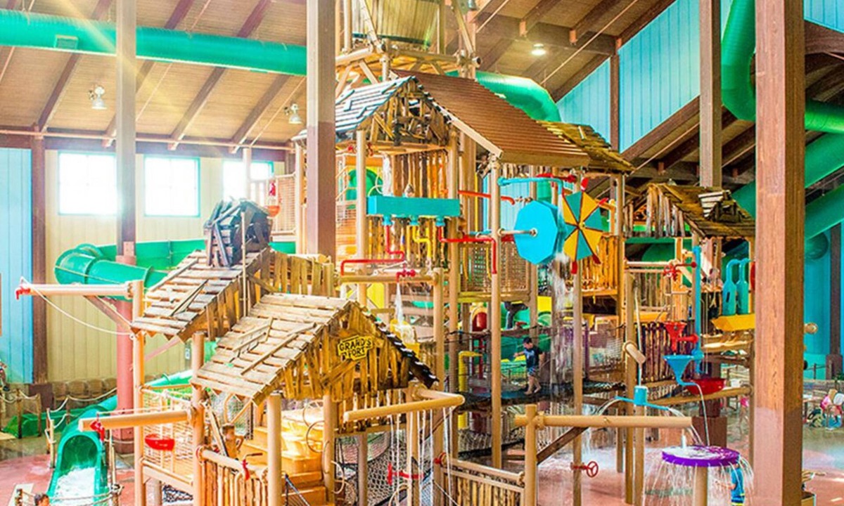 Branson Cottage | 2BDR Cottage sleeps 6 at Stormy Point Village.