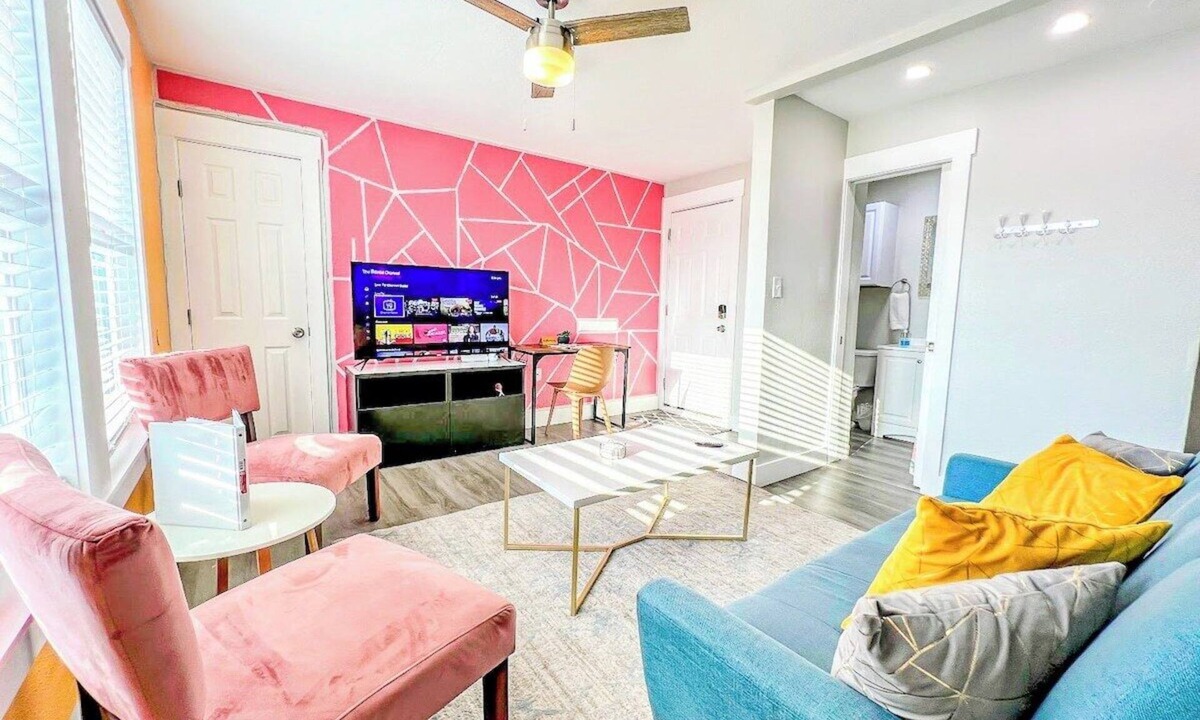Central City Apartment | 2BDR+Extd Stay Discounts+Central+RemoteWork