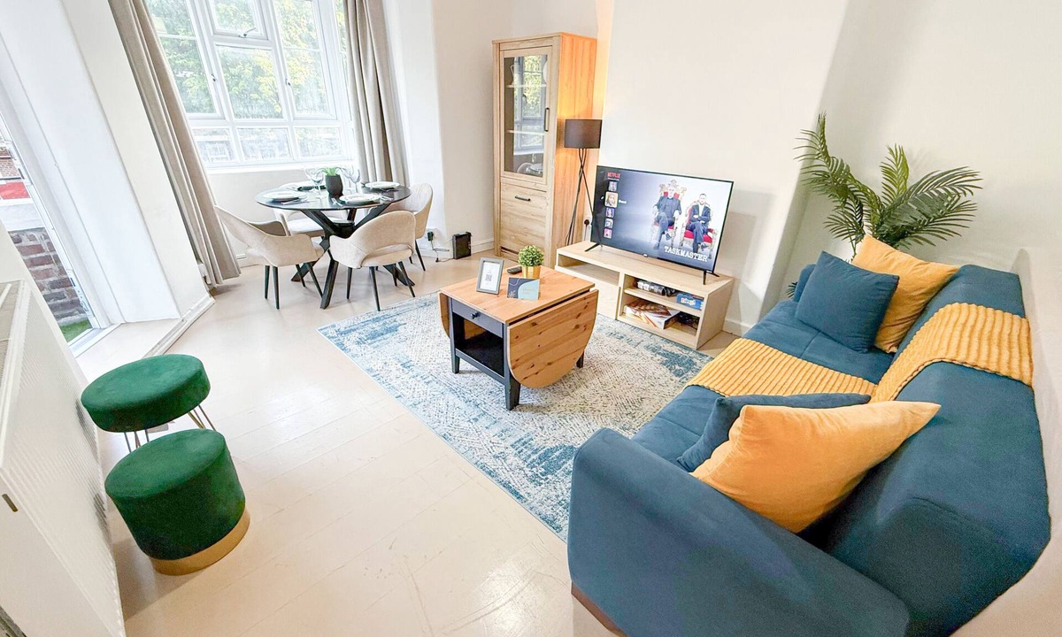 White City Apartment | 2BDR flat w. Balcony | Hammersmith, Shepherds Bush