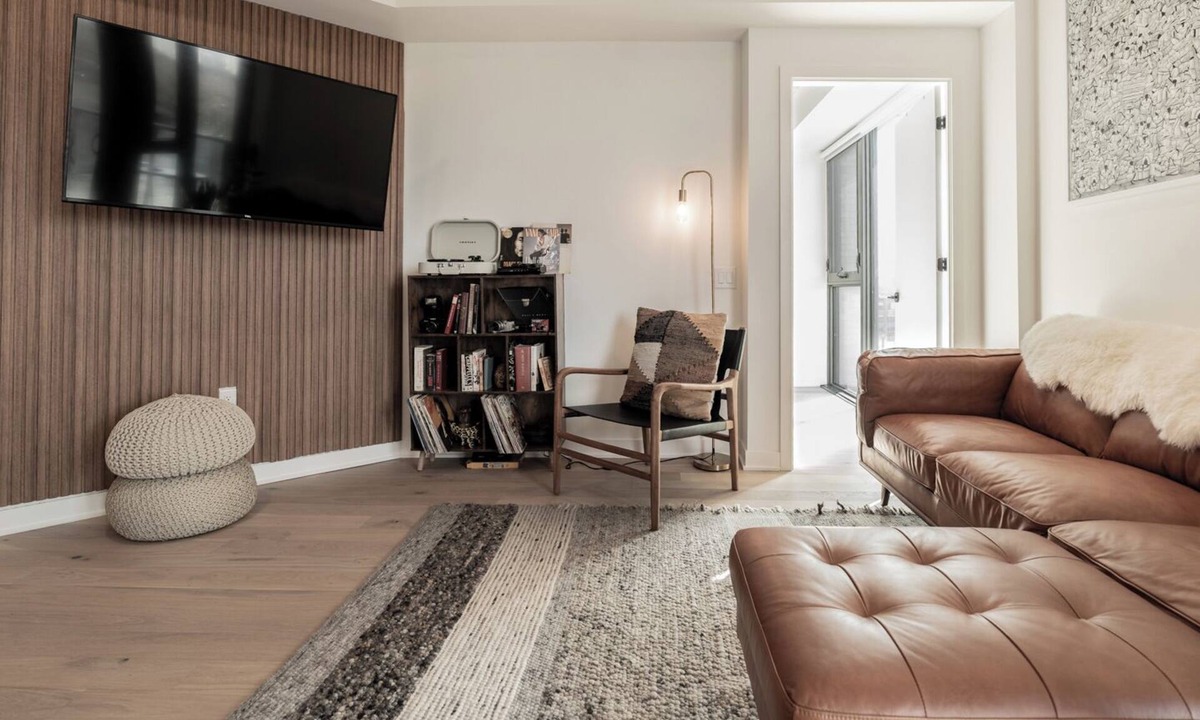 West Bend Condo | 2Bdr Modern Art, Loft Style Condo!