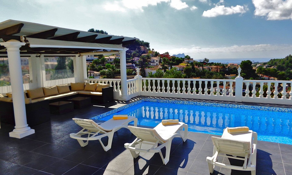 Fustera Apartment | 2bed 2bath apartment with private pool and sea views enjoys all day sunshine!