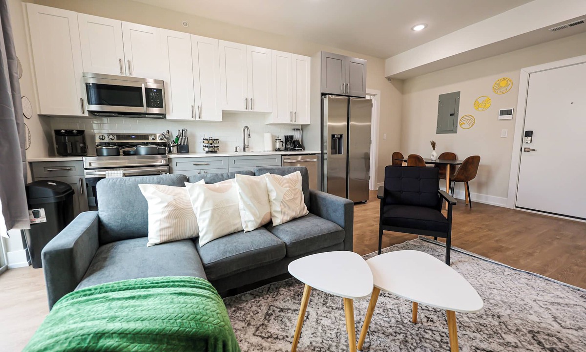 Mantua Apartment | 2Bed/2Bath King Bed+Central+W/D+WIFI