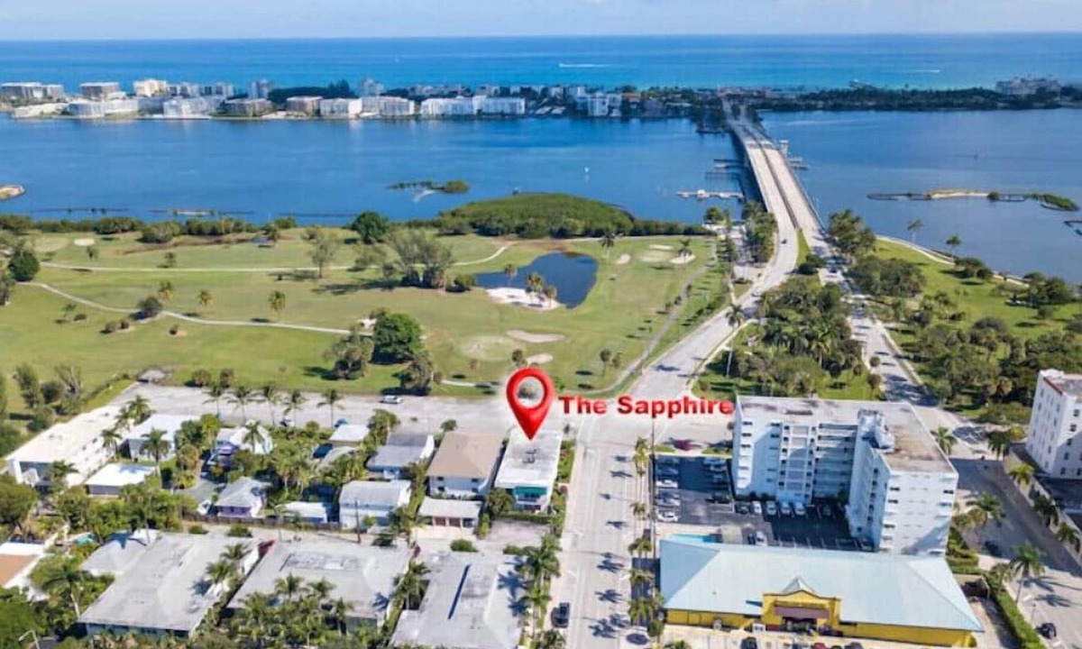 Parrot Cove House | 2Bed/2Bath Villa by Golf Course