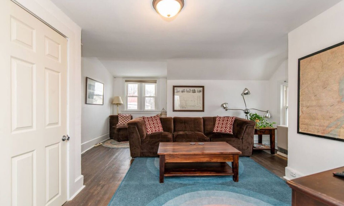 Winooski Apartment | 2Bed Apt 5mins to i89, parking, close to dwntwn!