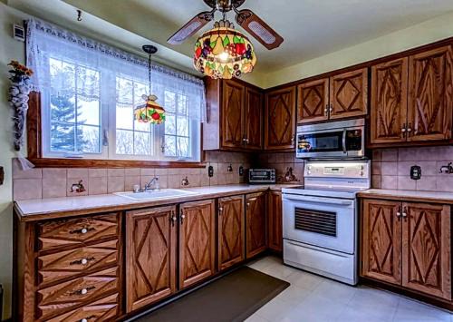 Longueuil House | 2beds in Room A Free parking 15min to downtown
