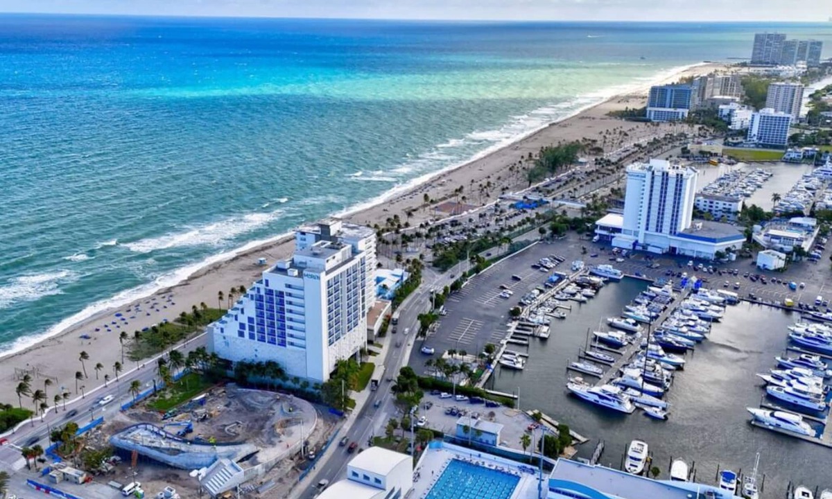 Central Beach Condo | 2BR 1BA off Las Olas Steps to Beach